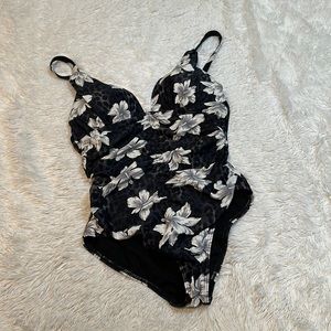 😊 Lelani One Piece Swimsuit